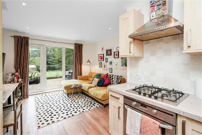 17/1 Lochend Park View, Easter Road, Edinburgh, EH7 5FX - image 2