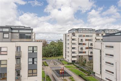 Flat 15, 51 Waterfront Park, Edinburgh, EH5 1BA - image 10