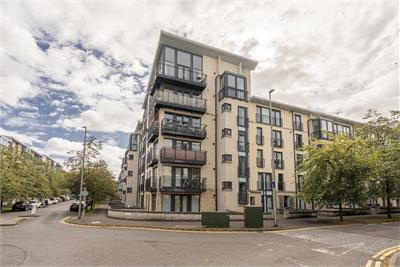 Flat 15, 51 Waterfront Park, Edinburgh, EH5 1BA - image 1