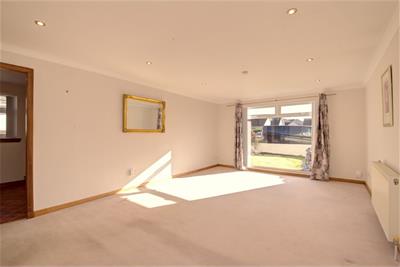19 Glen Tarbert Drive, Neilston, G78 3QL - image 3