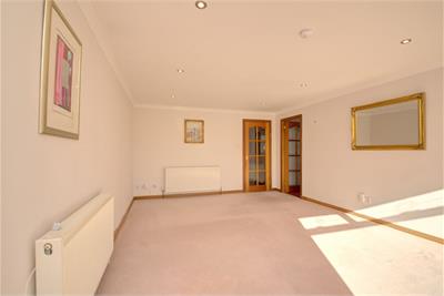 19 Glen Tarbert Drive, Neilston, G78 3QL - image 5