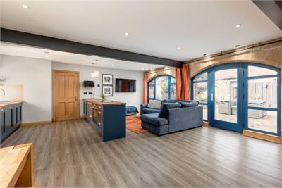 4 Champfleurie Mews, Linlithgow, EH49 6NJ - image 2