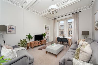 13/12 Caledonian Place, Edinburgh, EH11 2AW - image 2