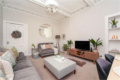 13/12 Caledonian Place, Edinburgh, EH11 2AW - image 3