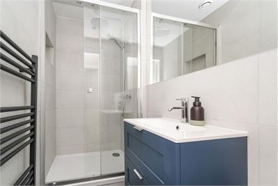 13/12 Caledonian Place, Edinburgh, EH11 2AW - image 6