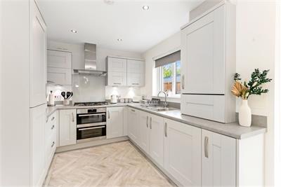 8 King's Well Crescent, Broxburn, EH52 5FB - image 5
