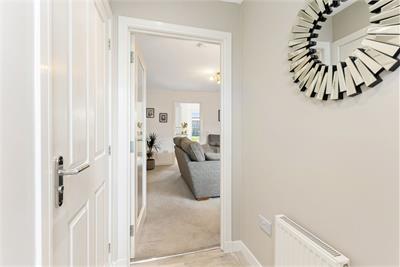 8 King's Well Crescent, Broxburn, EH52 5FB - image 9