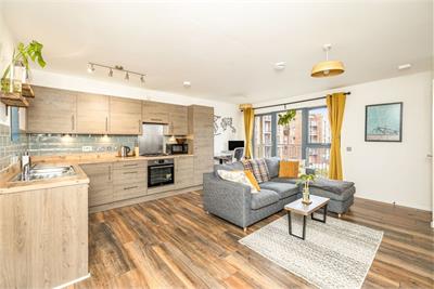 22/4 Anderson Place, Leith, Edinburgh, EH6 5FR - image 2