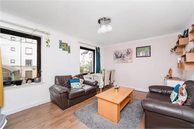 17/2 Terrars Croft, Newington, Edinburgh, EH8 9RE - image 3