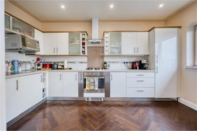 Flat 10, 41 Waterfront Avenue, Edinburgh, EH5 1JD - image 11