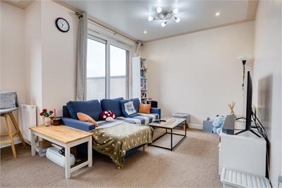 Flat 10, 41 Waterfront Avenue, Edinburgh, EH5 1JD - image 3