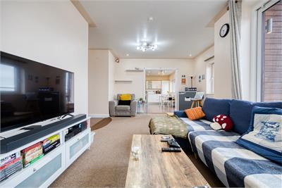 Flat 10, 41 Waterfront Avenue, Edinburgh, EH5 1JD - image 4