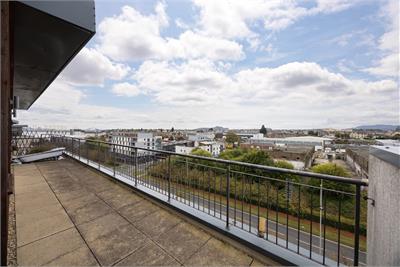Flat 10, 41 Waterfront Avenue, Edinburgh, EH5 1JD - image 8