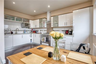 Flat 10, 41 Waterfront Avenue, Edinburgh, EH5 1JD - image 10
