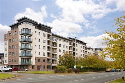 Flat 10, 41 Waterfront Avenue, Edinburgh, EH5 1JD - image 1