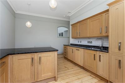 3/3 Randolph Cliff, West End, Edinburgh, EH3 7TZ - image 9