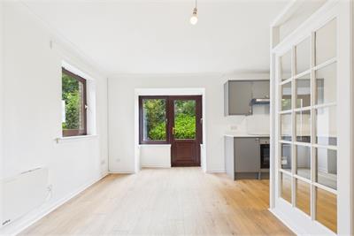 Flat 27 Glen Lednock Drive, Craigmarloch View, Cumbernauld, G68 0EJ - image 4
