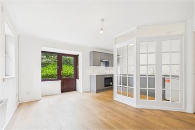 Flat 27 Glen Lednock Drive, Craigmarloch View, Cumbernauld, G68 0EJ - image 1
