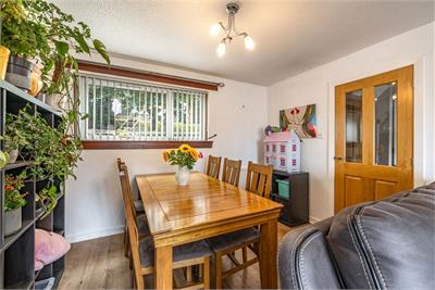 32 Hartrigge Crescent, Jedburgh, TD8 6HT - image 4