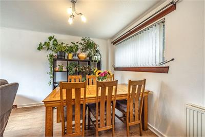 32 Hartrigge Crescent, Jedburgh, TD8 6HT - image 5