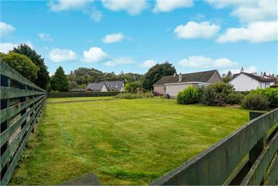 Lyrona, Faucheldean, Winchburgh, EH52 6PS - image 2