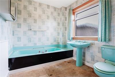 Lyrona, Faucheldean, Winchburgh, EH52 6PS - image 13