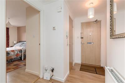 53/1 Stenhouse Gardens, Edinburgh, EH11 3LS - image 9