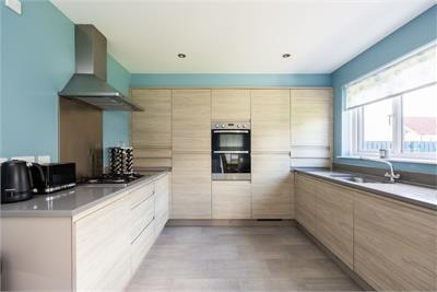 42 Millcraig Place, Winchburgh, EH52 6WH - image 5