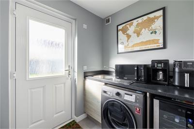42 Millcraig Place, Winchburgh, EH52 6WH - image 7