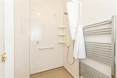 2/1 Hawkhill Avenue, Lochend, Edinburgh, EH7 6BX - image 15