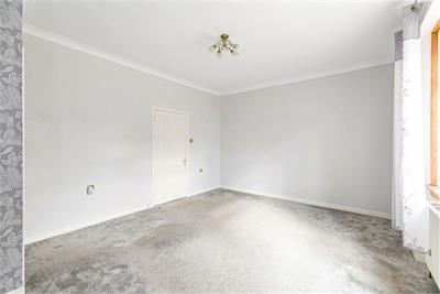 2/1 Hawkhill Avenue, Lochend, Edinburgh, EH7 6BX - image 5