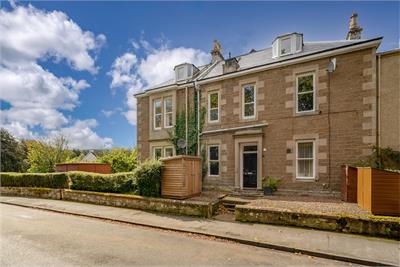 Abbeymount, 8 Ormiston Terrace, Melrose, TD6 9SP - image 2