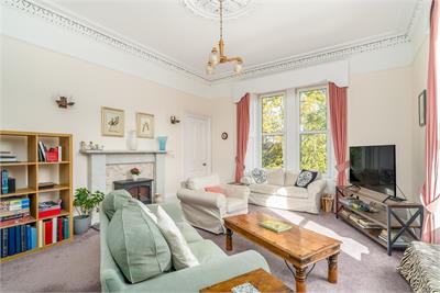 Abbeymount, 8 Ormiston Terrace, Melrose, TD6 9SP - image 3