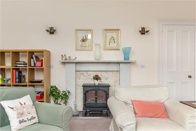 Abbeymount, 8 Ormiston Terrace, Melrose, TD6 9SP - image 4