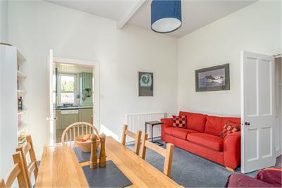 Abbeymount, 8 Ormiston Terrace, Melrose, TD6 9SP - image 8