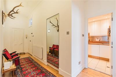 2/5 Meadowbank Place, Edinburgh, EH8 7AW - image 14