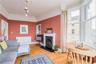 2/5 Meadowbank Place, Edinburgh, EH8 7AW - image 3