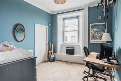 2/5 Meadowbank Place, Edinburgh, EH8 7AW - image 9