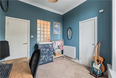 2/5 Meadowbank Place, Edinburgh, EH8 7AW - image 10