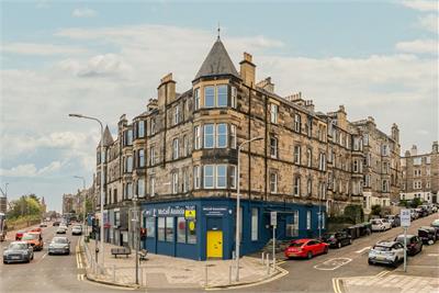 2/5 Meadowbank Place, Edinburgh, EH8 7AW - image 1