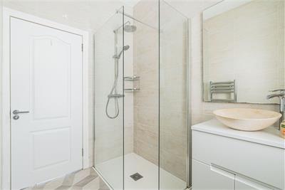 21 Parkgrove Drive, Edinburgh, EH4 7QH - image 14