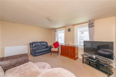 30/3 West Pilton Gardens, Edinburgh, EH4 4EG - image 3