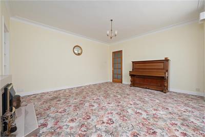 17 Lundin Road, Crossford, KY12 8PW - image 4