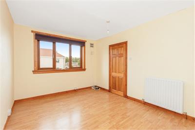 86 Drum Brae Park, Clermiston, Edinburgh, EH12 8TF - image 3
