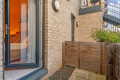 23 Pillans Place, Leith, Edinburgh, EH6 7FH - image 11