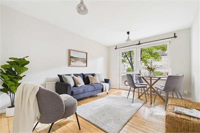 27 Lindsay Place, Leith, Edinburgh, EH6 4BG - image 2