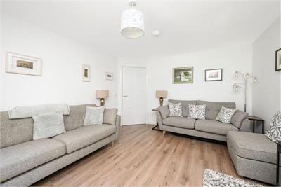 15 Comyn Drive, Roslin, EH25 9AW - image 3