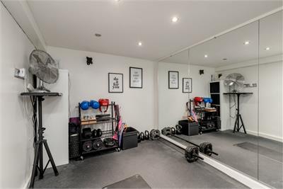 4 Shandon Street, Edinburgh, EH11 1QH - image 24