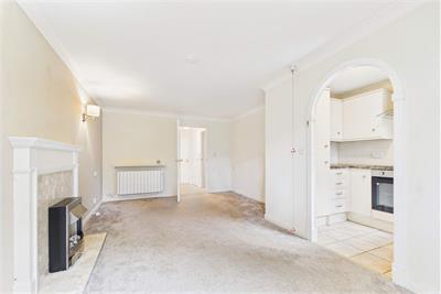 Flat 32, 16 Queens Court, Queens Road, Craigleith, Edinburgh, EH4 2BY - image 4