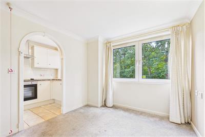 Flat 32, 16 Queens Court, Queens Road, Craigleith, Edinburgh, EH4 2BY - image 5
